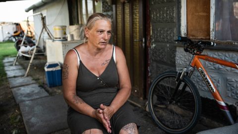 „Imádta, ha rá figyel a nép” – összefog a rokonság az önmagát felgyújtó tiktoker árváiért