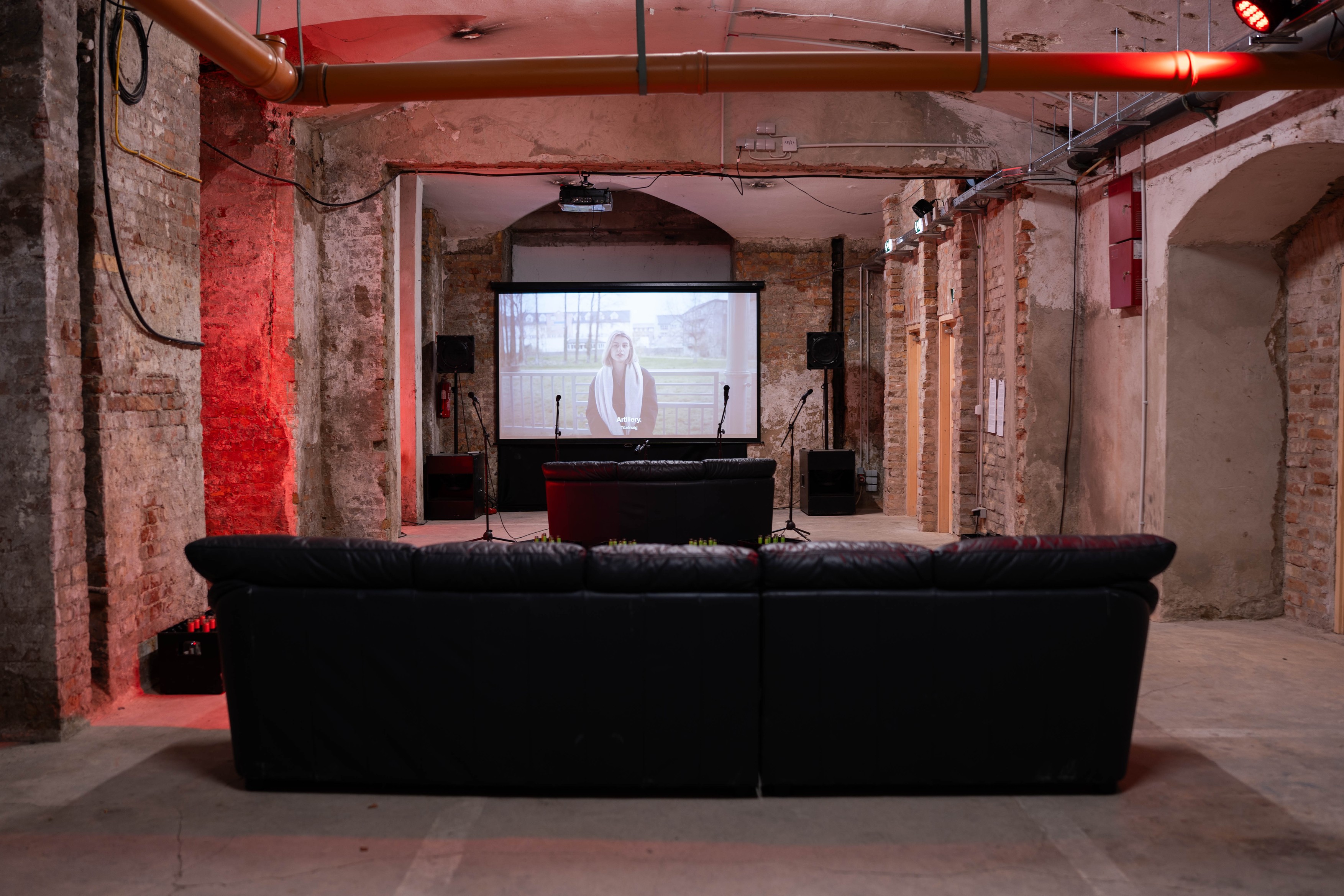 Ferencvárosi bunkerben vésődnek az agyunkba a háború hangjai 1