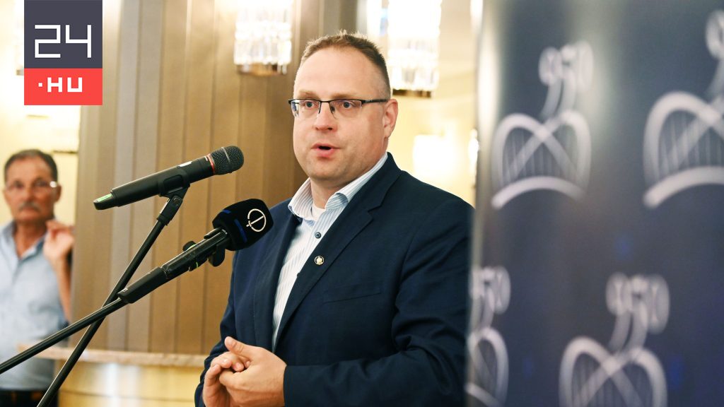Eltörölné a nyugdíjasoknak járó juttatást a szolnoki Fidesz, a polgármester nyílt levélben fordult Orbán Viktorhoz