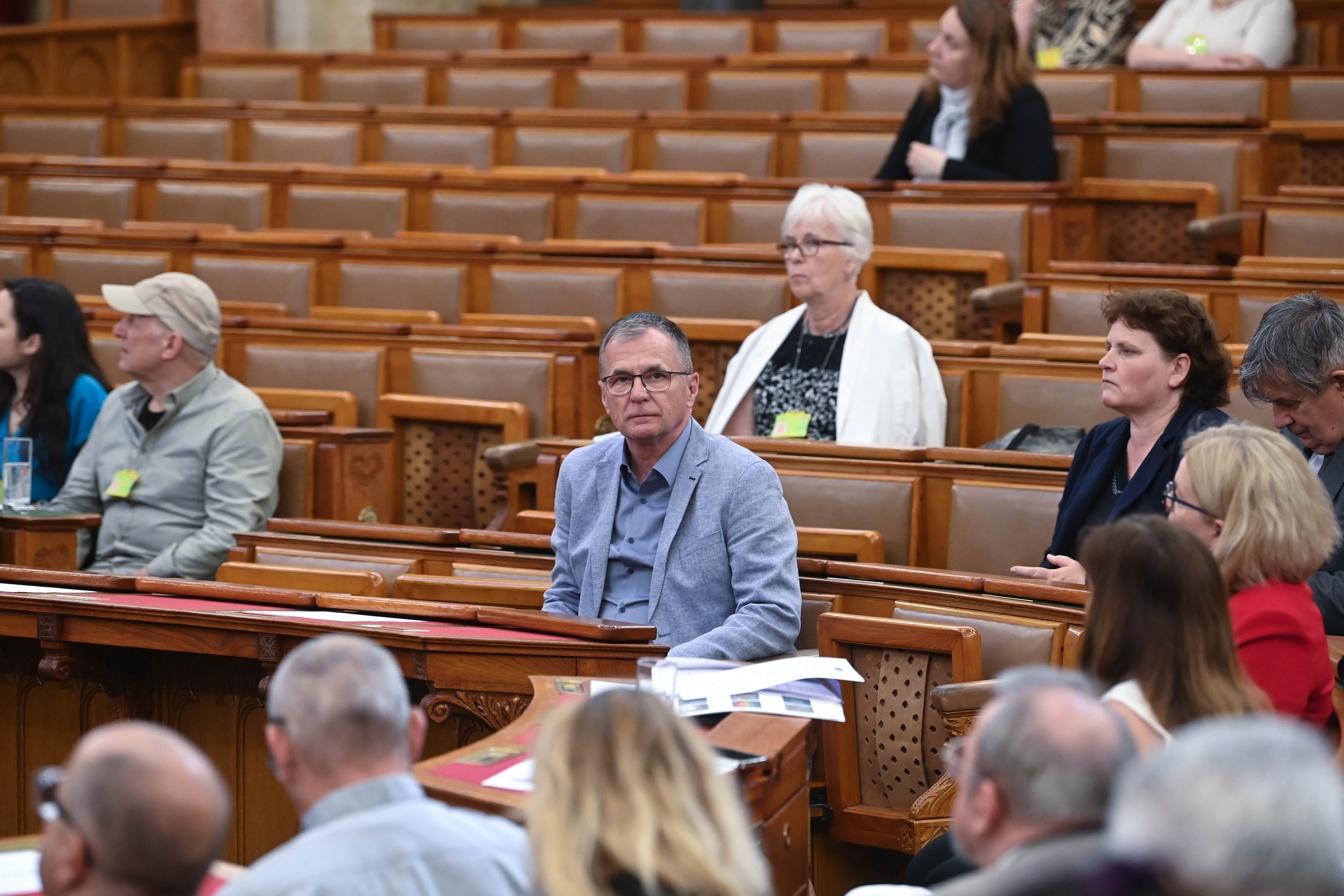 Bár a Pogány Indulót megfenyegető kormánybiztos belengette, nincs nyoma törvényjavaslatnak a „drogmarketinges” előadókkal szemben 1