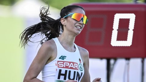 „Arra ébredtem, hogy egy spanyol orvos paskolgatja az arcomat” – K. Szabó Gabriella hőgutát kapott, a rúdugró Klekner Hanga fut 800-on