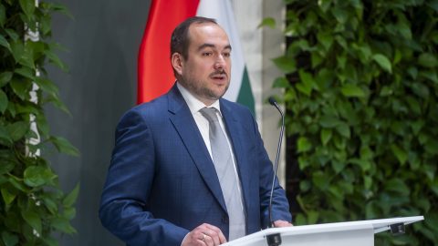 Két hét alatt 36 millió forintot fizetett vissza a MÁV a pórul járt utasoknak