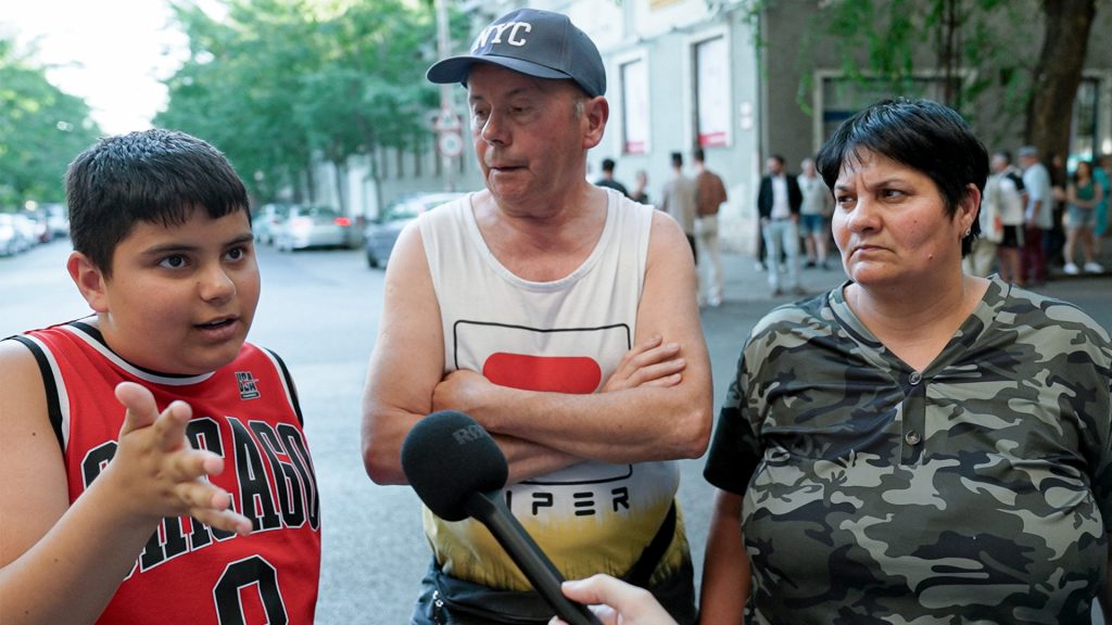 „Felrakták a Facebookra, hogy úgyis az állam fog dönteni, nem mi” – ellehetetlenülésük ellen tüntettek a józsefvárosi lakók