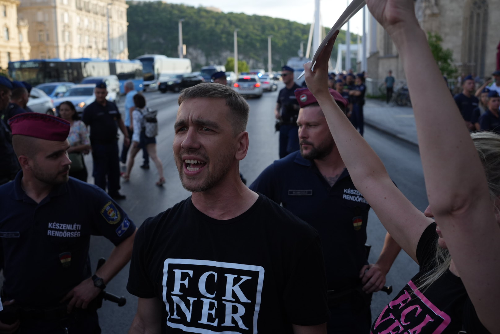 „Hol van a közpénz? Ruszkik, haza!” – a Legfőbb Ügyészséghez vonultak a tüntetők 6