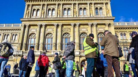 Demonstrációt szerveznek és petíciót indítanak a HUN-REN kutatóhálózat szétdarabolása ellen