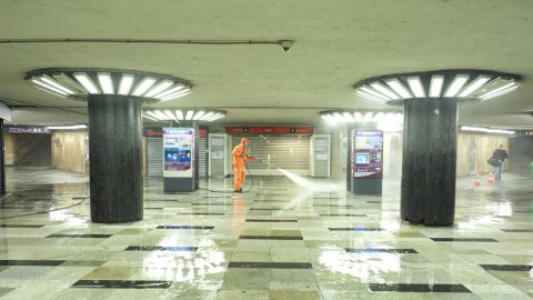 Ők varázsolják tisztává reggelre Budapest aluljáróit