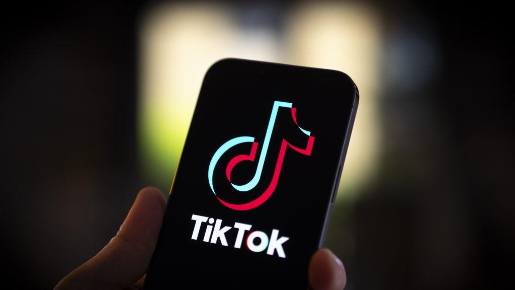 TikTok-videóban gyújtotta fel magát, meghalt egy jászsági nő