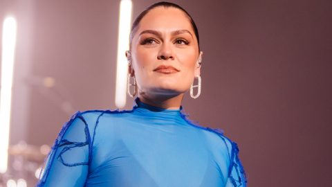 Jessie J kórházi felvételekkel tudatta, hogy túl van a műtétjén