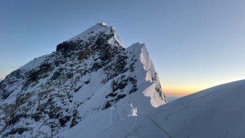 „Nem hagyhattam, hogy a hegy legyőzzön” – eszement dolgot vállalt be a Mount Everesten a kínai hegymászó