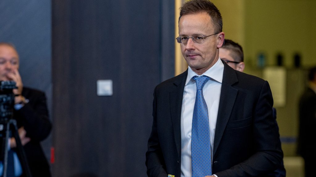 Visszaszólt az észt miniszterelnöknek Szijjártó, amiért az színjátéknak nevezte a Voks2025-öt