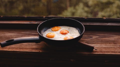 Pénteki friss hírek, forgalom, időjárás – Reggeli pakk