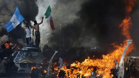 „Trump háborút indított a Los Angeles-iek ellen” – így lett a bevándorlásiak razziái elleni tiltakozásból több napos zavargás