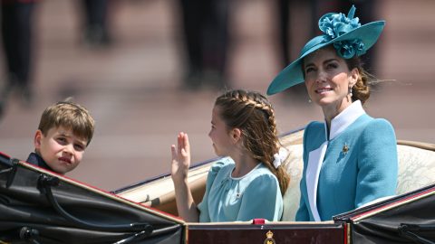 II. Erzsébetet megidéző Katalin, új stílussal debütáló György herceg – galéria Károly király születésnapi parádéjáról