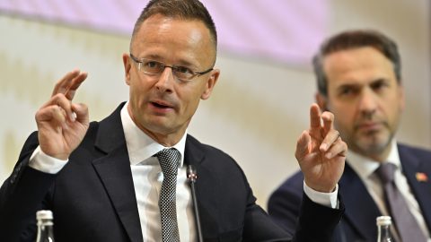 „Az Egyesült Államok teljes mértékben elkötelezett a NATO mellett” – optimisták a világ vezetői a hágai csúcsra érkezve