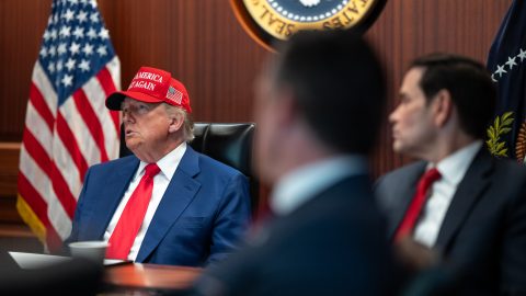 Az izraeli külügyminiszter a magyar közmédiában: Nagyon megdicsérném Trumpot, nem hiába nevezhetjük őt a szabad világ vezetőjének