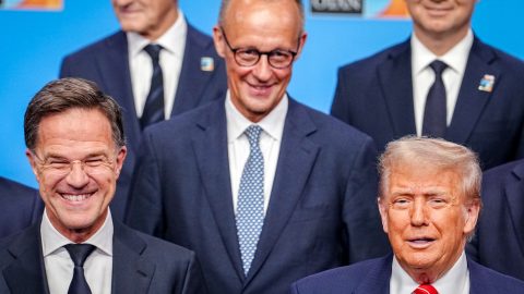 „Az Egyesült Államok teljes mértékben elkötelezett a NATO mellett” – optimisták a világ vezetői a hágai csúcsra érkezve