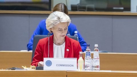 Ursula von der Leyen felszólította a magyar hatóságokat, engedjék a szombati Pride megrendezését