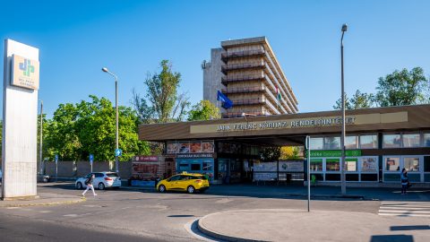 Kulja Andrásnak több orvos is jelezte, hogy 30 fok feletti hőmérsékletben zajlanak a műtétek a Jahn Ferenc Kórházban