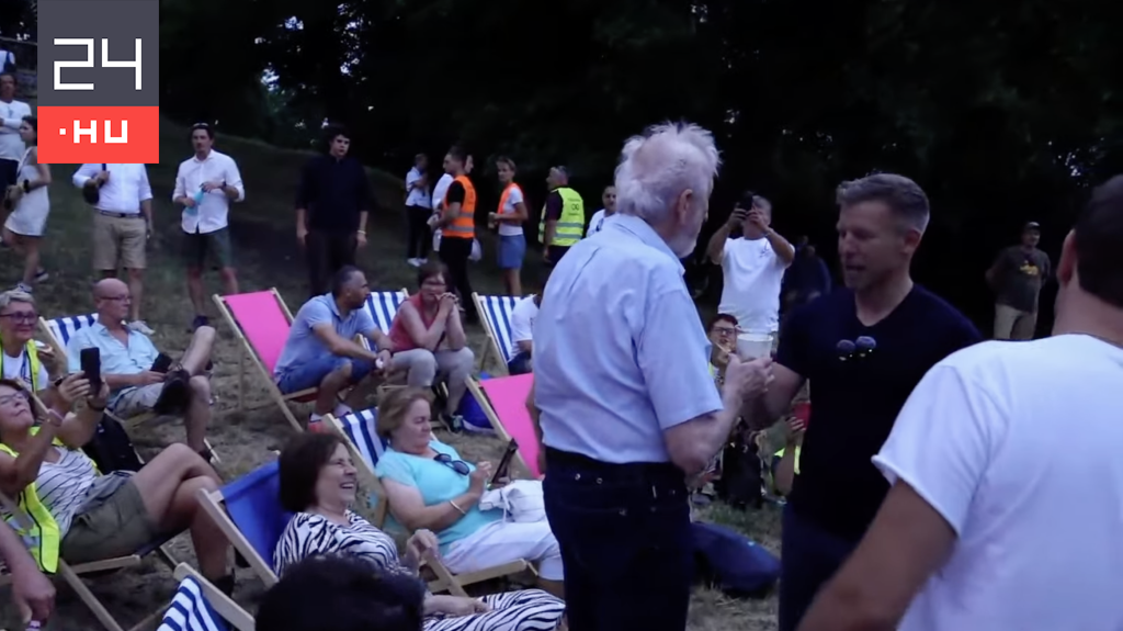Magyar Péter és Jeszenszky Géza Somlóvásárhelyen koccintottak