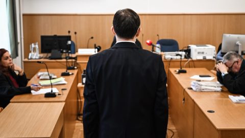 Súlyosabb büntetést kértek a kispesti családapára, aki hideg vízzel öntötte le a koldust télen, a meztelen nő holttestét reggel találták meg