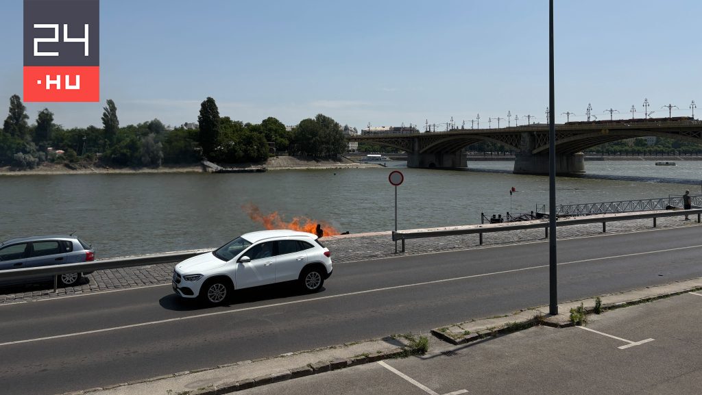 Tűz ütött ki a Margit híd budai hídfőjénél