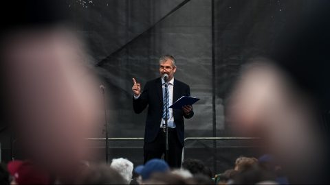 Hadházy: A mocskos hatalom keze megremegett
