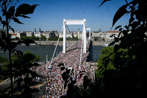 A Nézőpont Intézet szerint a Fidesz megnyerte a Pride-vitát, és Orbán Viktor csapdába csalta az ellenzéket