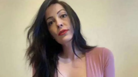 Kirúgták a tanárnőt, miután diákjai megtalálták az OnlyFans-oldalát