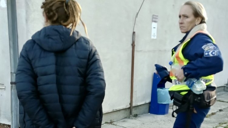 81 körözést adtak ki egy 27 éves prostituált ellen