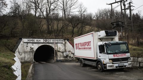 Parajdon folyamatosan omlik a sóbánya mennyezete, végveszélyben a Korond-patak