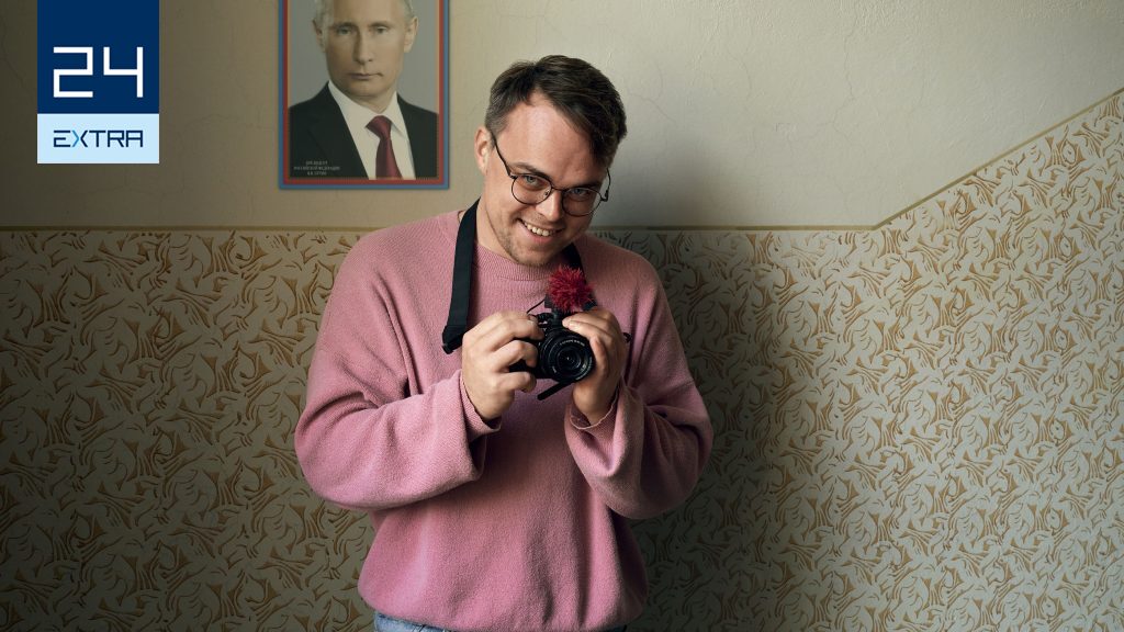 „Tanárnő, pislogjon kettőt, ha kényszerítették, hogy ezt elmondja!” – egy tanár végigfilmezte a putyini iskolai propaganda kiépülését