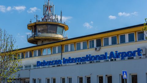 Négy napra lezárják a debreceni repülőteret