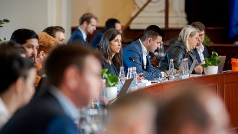 Vitézy Dávid Szentkirályi Alexandrának: Nem kellene bocsánatot kérned azoktól, akiket azzal vádoltál, hogy majd a farkukat lóbálják az utcán?