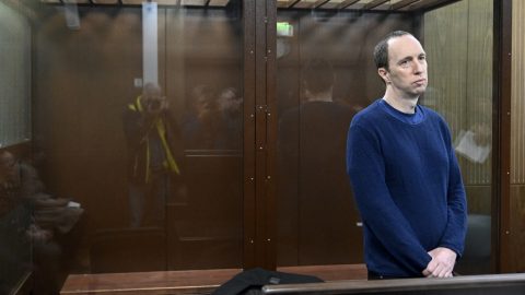Hazaeresztették Moszkvából a huliganizmussal vádolt, pszichiátriára zárt amerikait