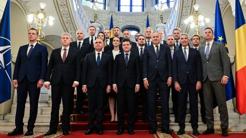 Megszorítás, sztrájk, bosszú és a „román Elon Musk” – az új bukaresti kormány felforgatta az országot