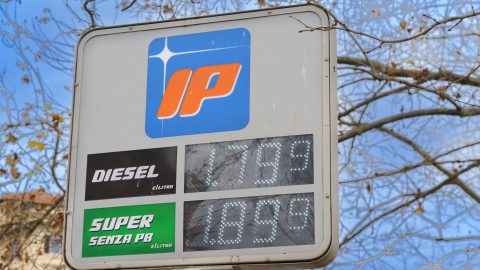 Hatalmas robbanás történt egy római benzinkúton, többen megsérültek