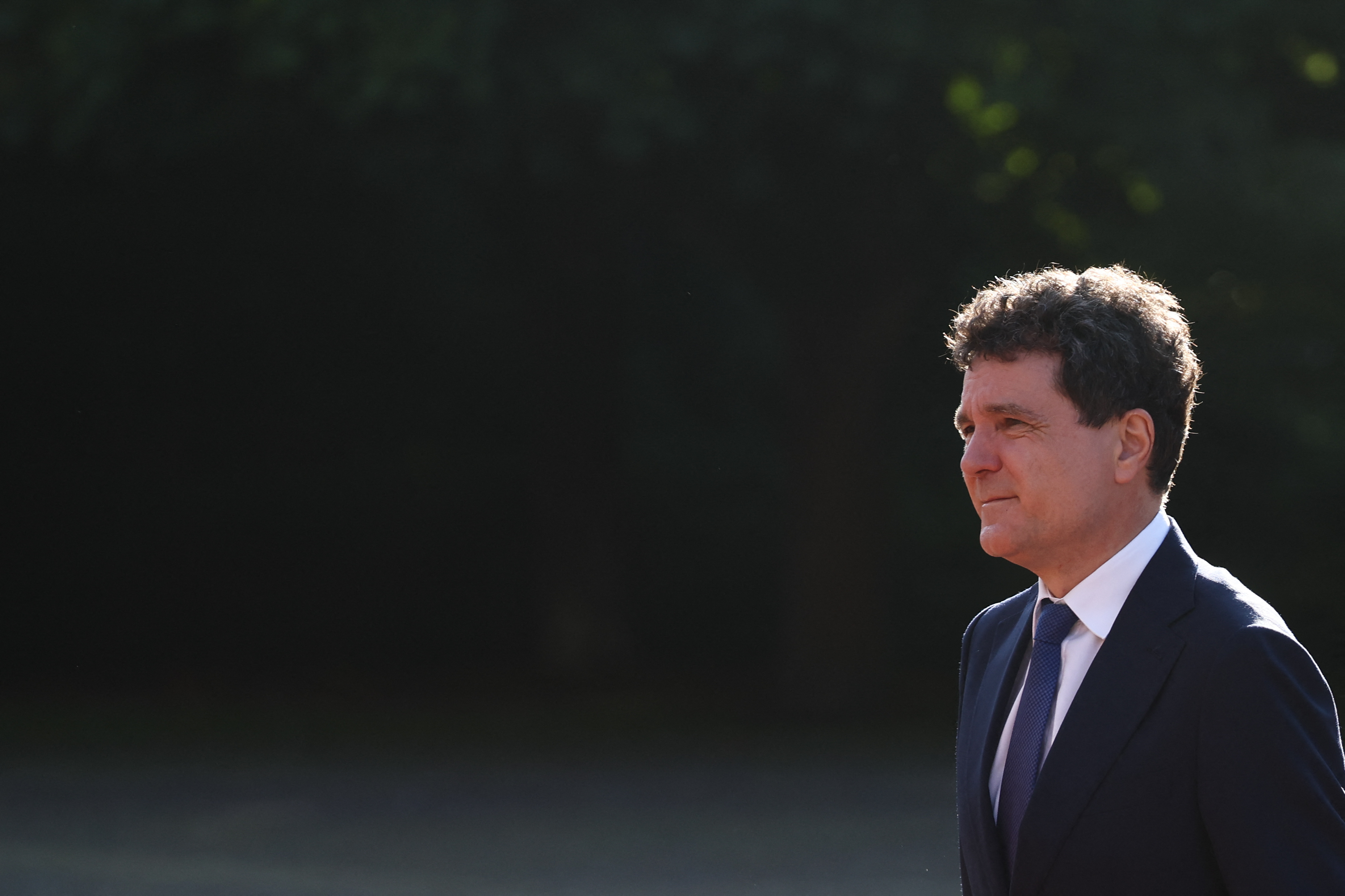 Megszorítás, sztrájk, bosszú és a „román Elon Musk” – az új bukaresti kormány felforgatta az országot 2