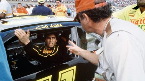 Jön az 1990-es Mint a villám folytatása, naná, hogy Tom Cruise-zal
