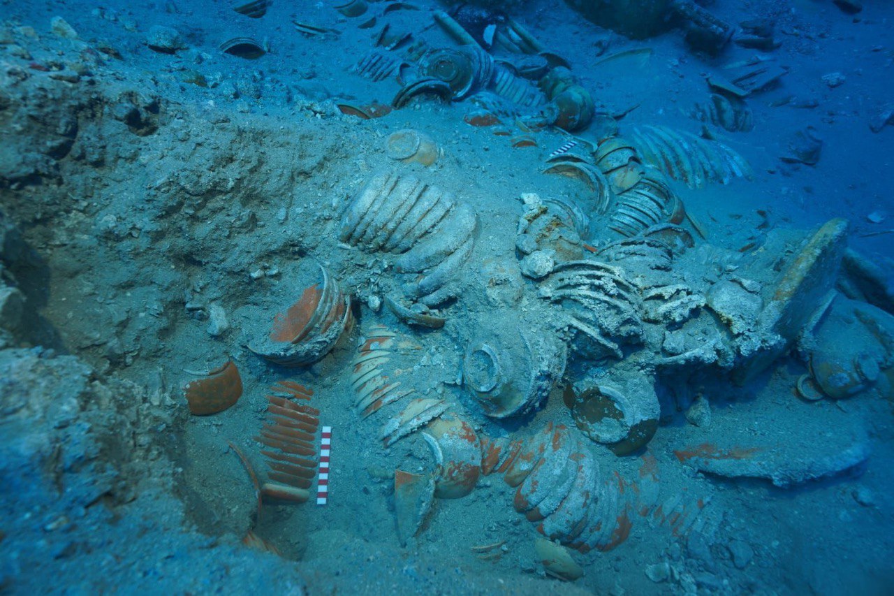 Bámulatos kincseket találtak egy kétezer éves hajóroncsban 1