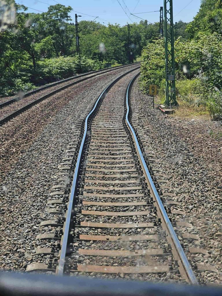 Jelentős fennakadások a győri fővonalon, egy szakaszon már pótlóbuszok járnak a vonatok helyett 1