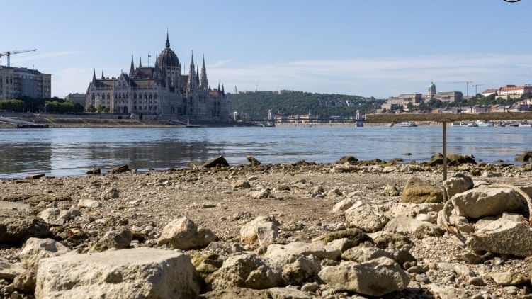 Fontos figyelmeztetést adtak ki a vízirendőrök a Duna alacsony vízállása miatt