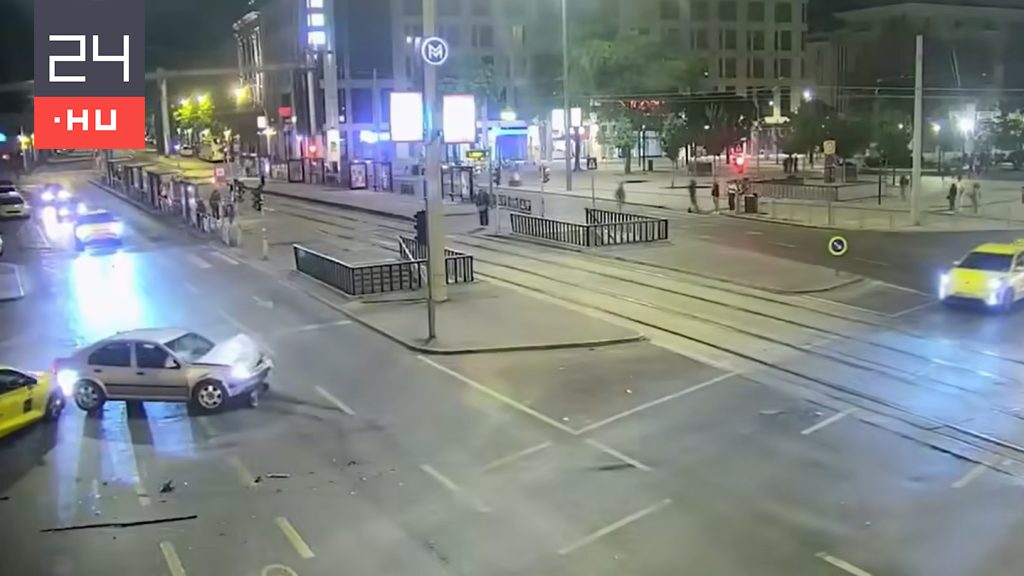 Autós üldözés Budapesten: videó rögzítette, amint a rendőrök elől menekülő ámokfutó telibe talált egy taxist