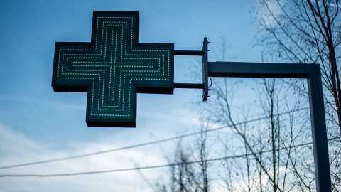 Mától él a gyógyszerekre vonatkozó önkéntes árkorlátozás, itt az érintett készítmények listája