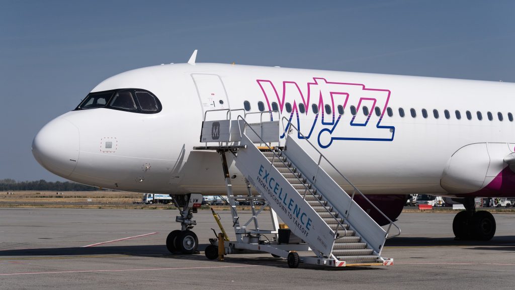 Nem találtak időben szerelőt, így órákig a gépen várakoztak a Madridból Budapestre tartó Wizz Air-gép utasai