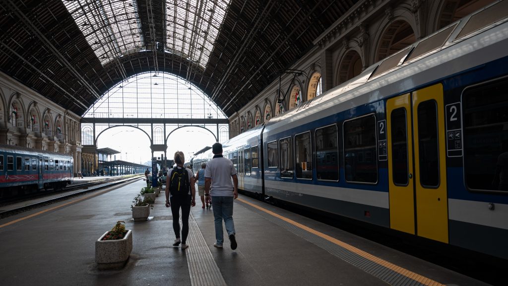 Áramszünet miatt állt a vonatforgalom a Keleti pályaudvar és Rákos között