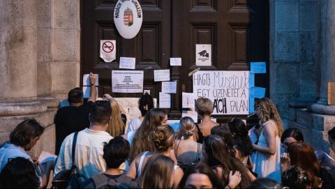32 év után távozik Mészáros Csaba volt igazgató a Madách Imre Gimnáziumból