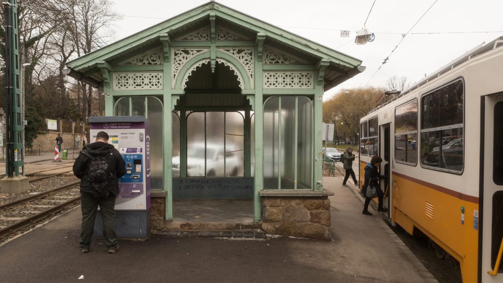 Egy hónapra pótlóbuszok veszik át Buda több részén az uralmat