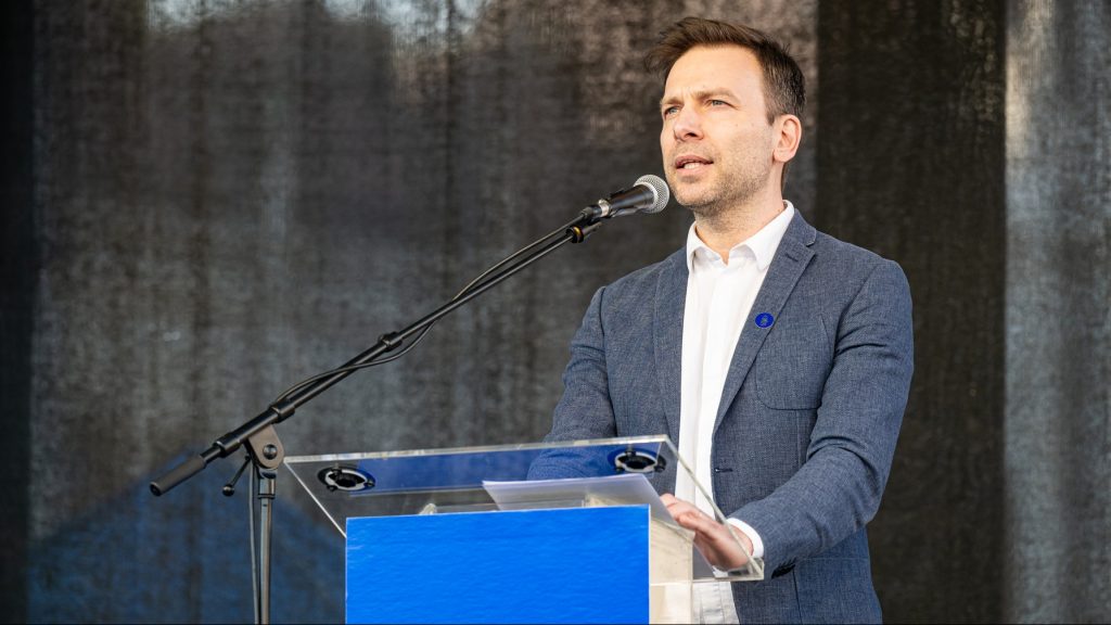 Manipulációval és valóságferdítéssel vádolja Takács Péter államtitkárt az Orvosi Kamara