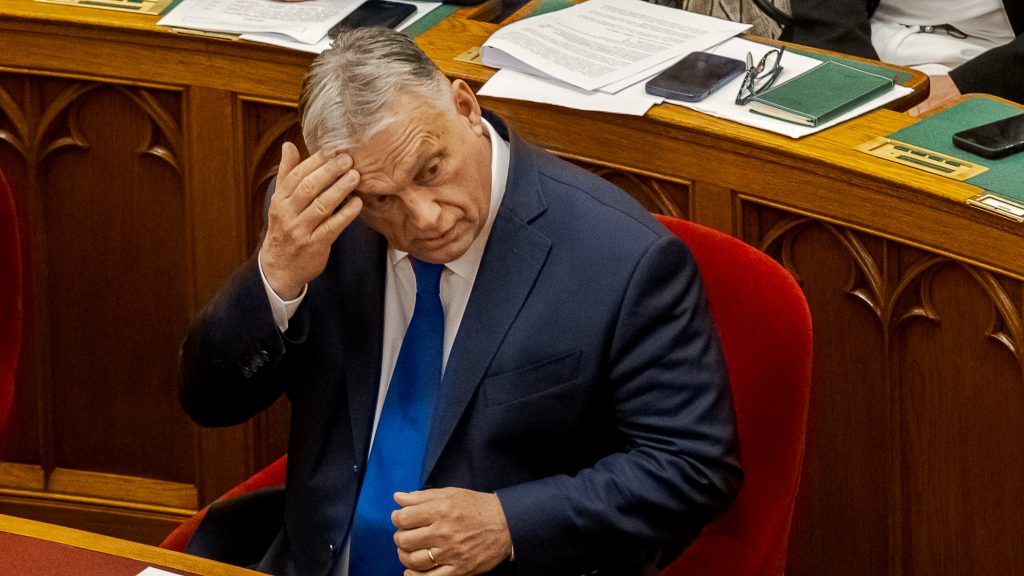 Orbán úgy van Magyar Péterrel, mint az öreg székely a zsiráffal