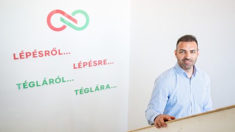 Tárkányi Zsolt, a Tisza Párt új sajtófőnöke: Ha egy szerkesztőségbe bejár Rogán Antal, akkor az onnantól nem szerkesztőség